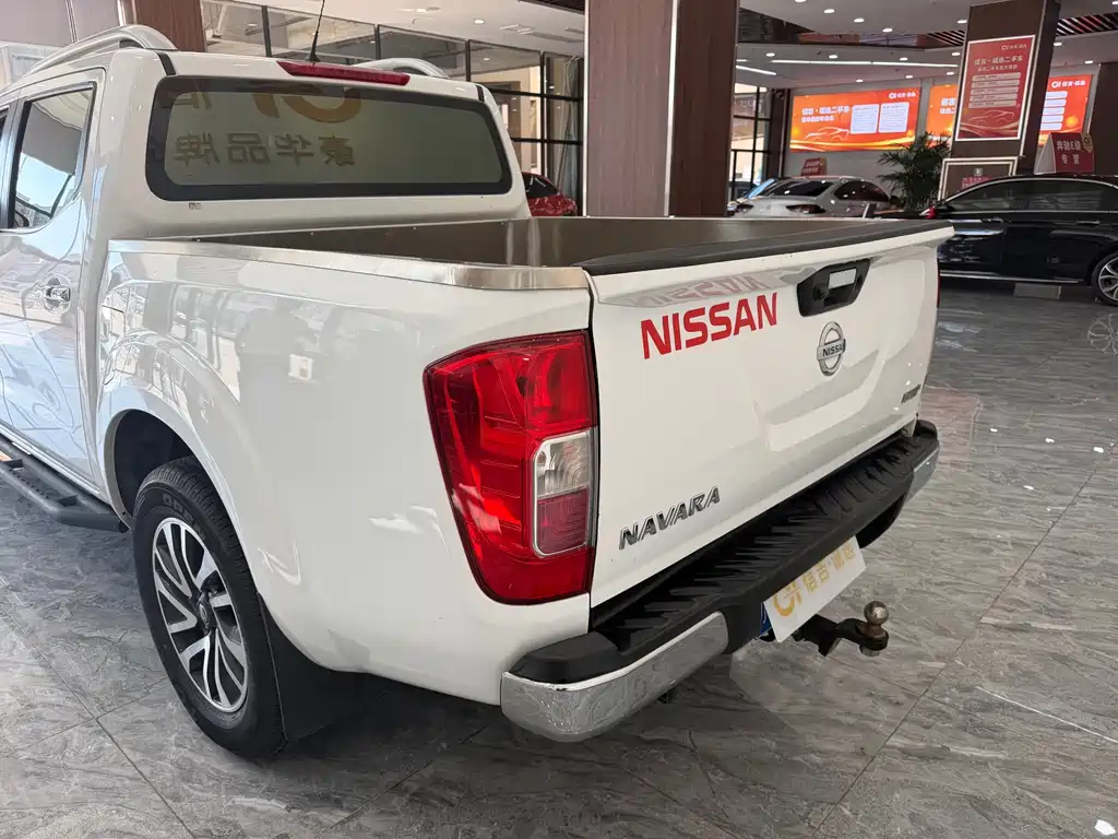 Nissan Navara — фото 4