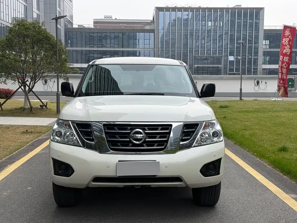 Nissan Patrol — фото 2
