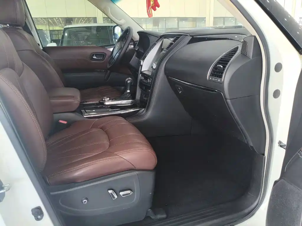 Nissan Patrol — фото 15