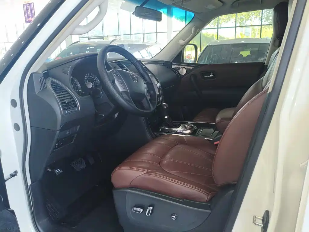 Nissan Patrol — фото 9