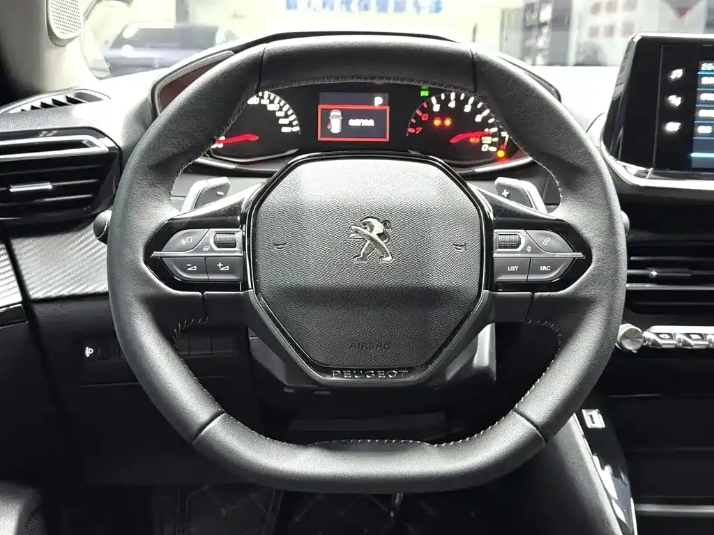 Peugeot 2008 — фото 6