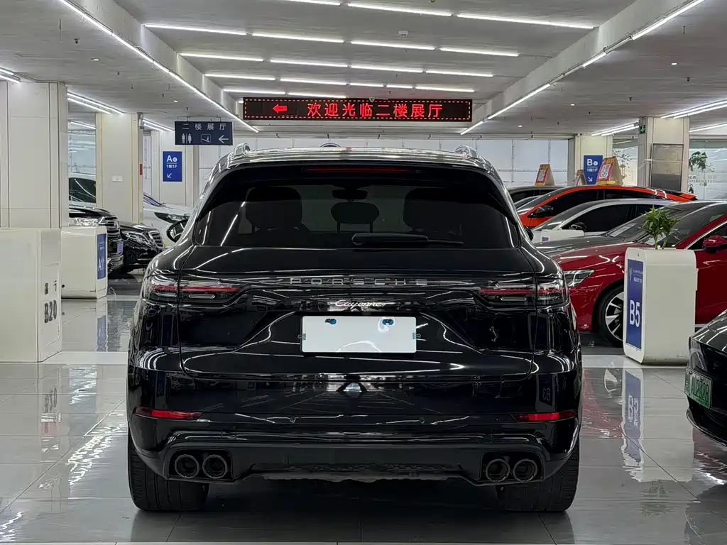 Porsche Cayenne — фото 14