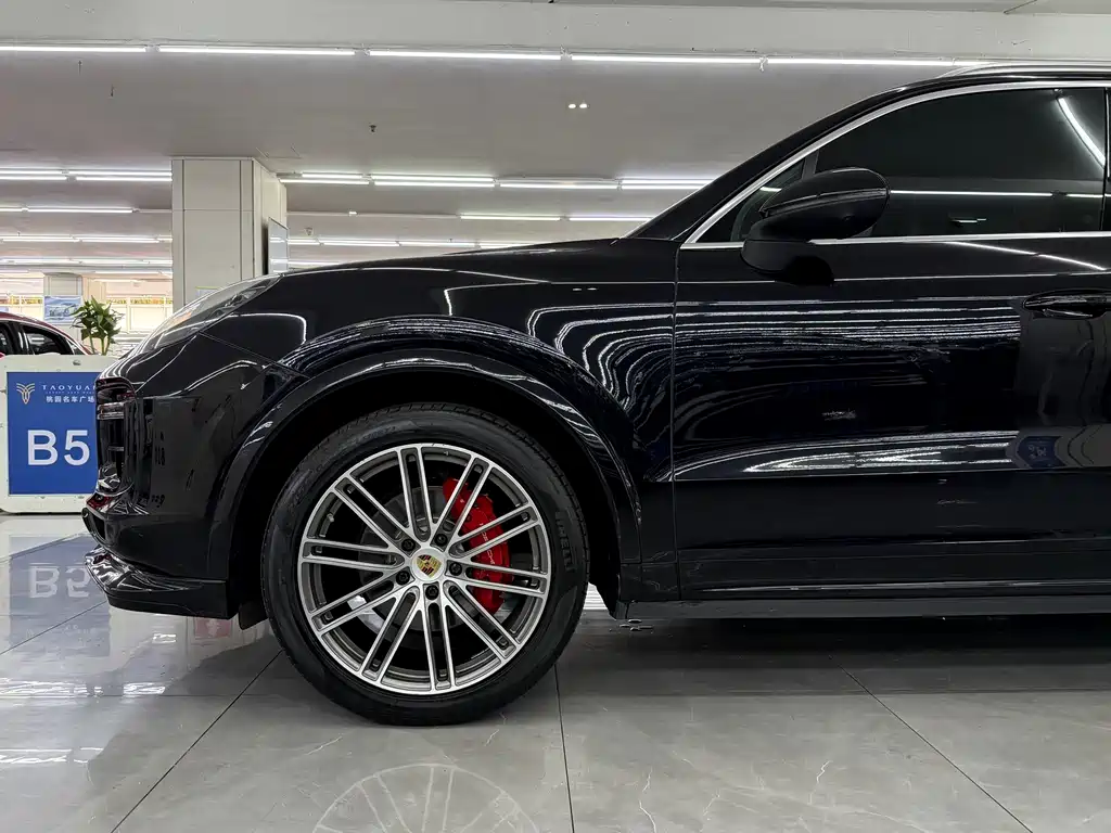 Porsche Cayenne — фото 3