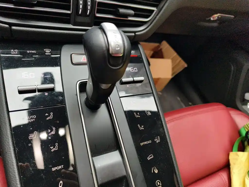 Porsche Macan — фото 10