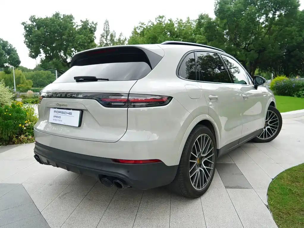 Porsche Cayenne Hybrid — фото 14