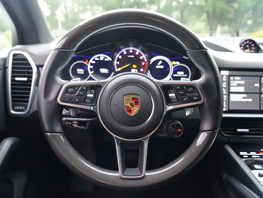 Porsche Cayenne Hybrid — фото 6