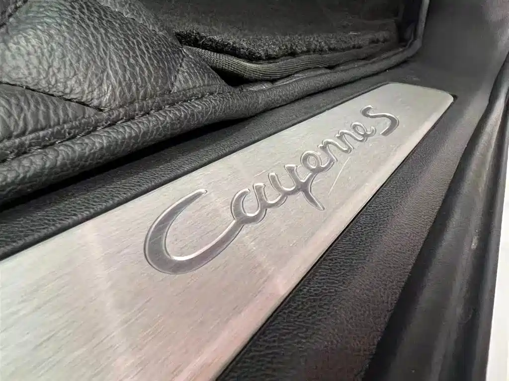 Porsche Cayenne — фото 10
