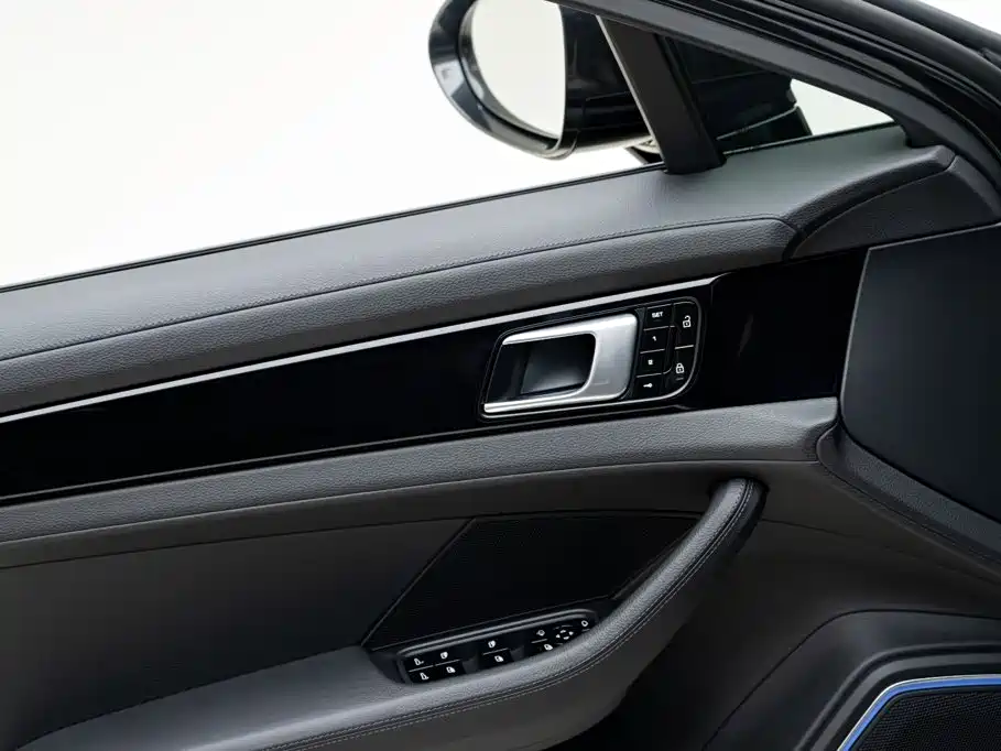 Porsche Panamera — фото 15