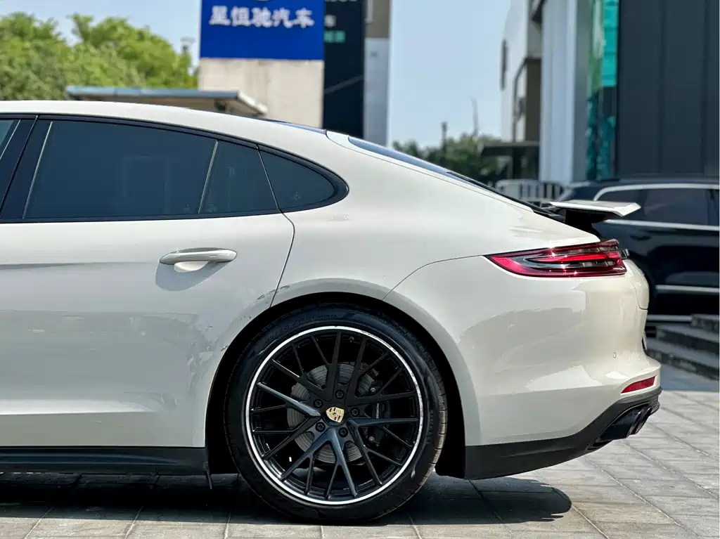 Porsche Panamera — фото 4