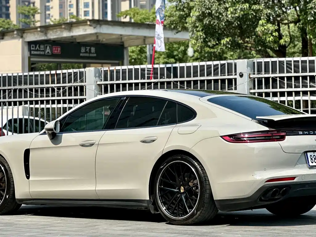 Porsche Panamera — фото 10