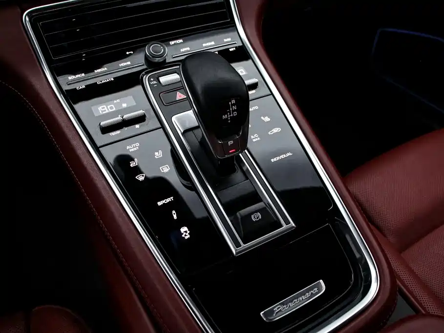 Porsche Panamera — фото 9