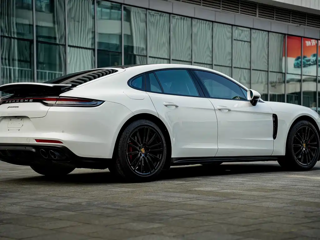 Porsche Panamera — фото 17