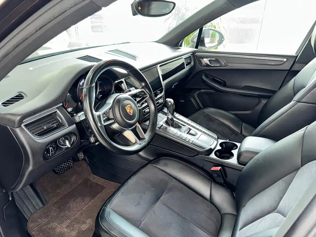 Porsche Macan — фото 11