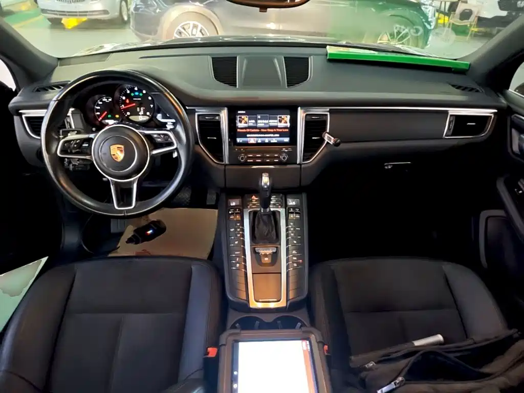 Porsche Macan — фото 10
