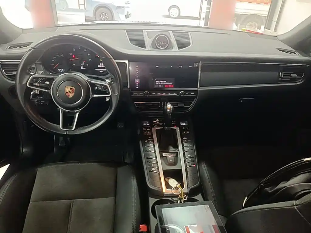 Porsche Macan — фото 10