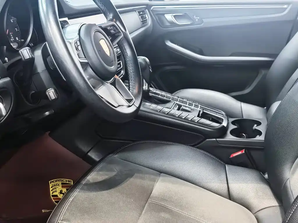 Porsche Macan — фото 6