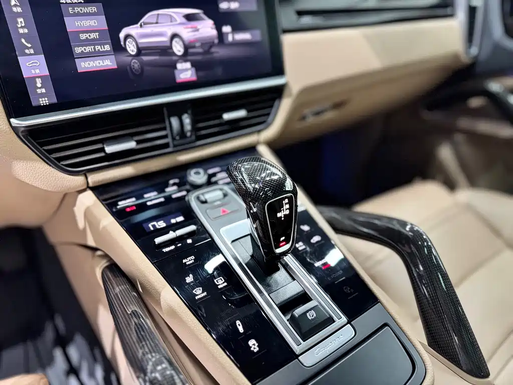 Porsche Cayenne Hybrid — фото 11