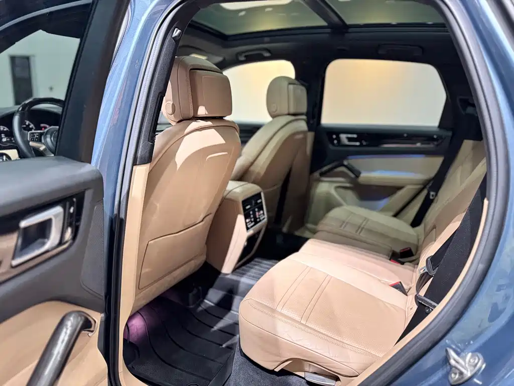 Porsche Cayenne Hybrid — фото 16