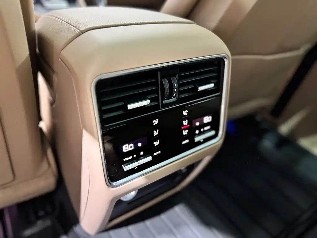 Porsche Cayenne Hybrid — фото 17