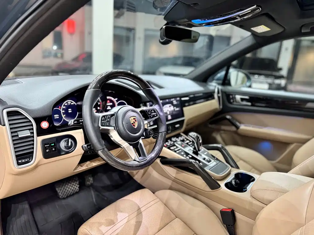 Porsche Cayenne Hybrid — фото 7