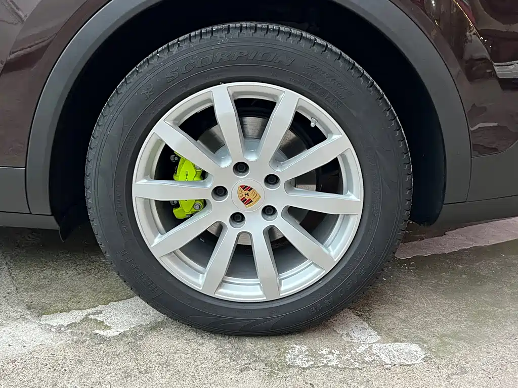 Porsche Cayenne Hybrid — фото 18