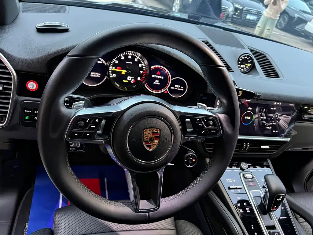 Porsche Cayenne Hybrid — фото 30