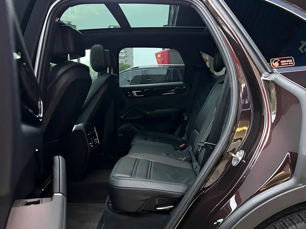 Porsche Cayenne Hybrid — фото 33