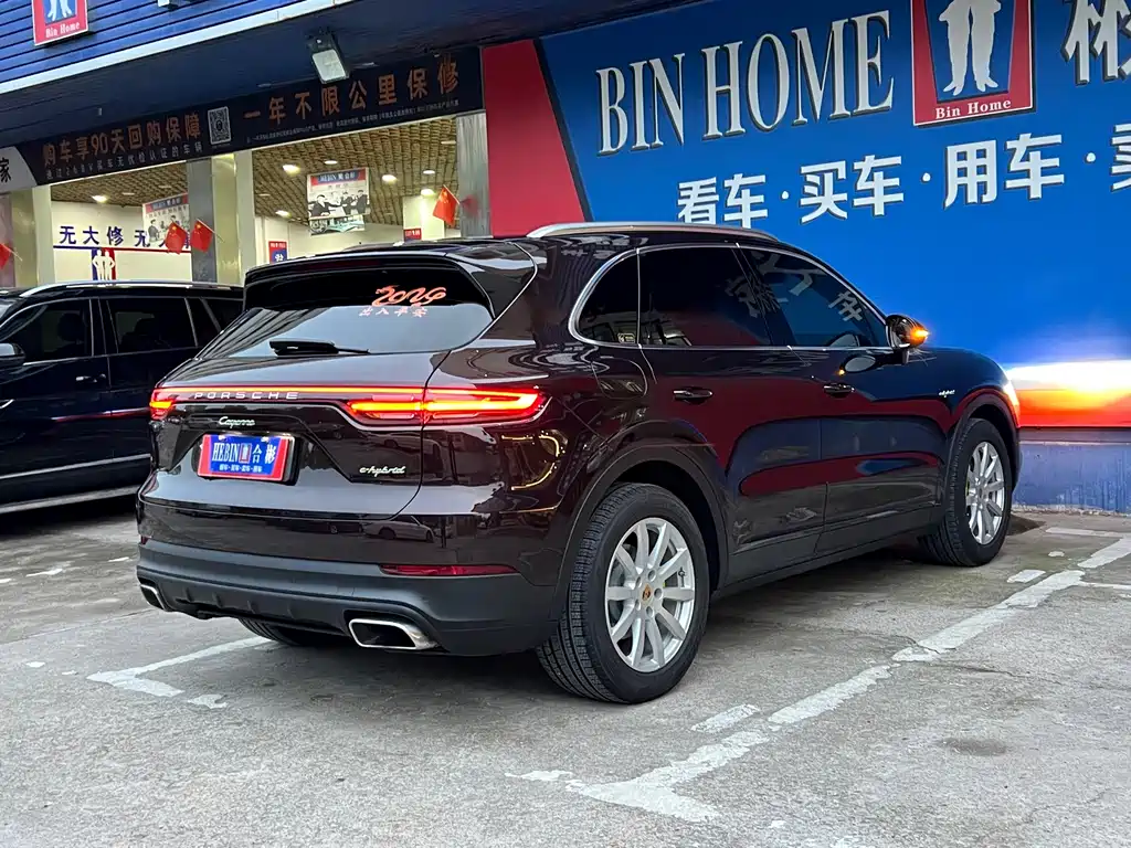 Porsche Cayenne Hybrid — фото 8