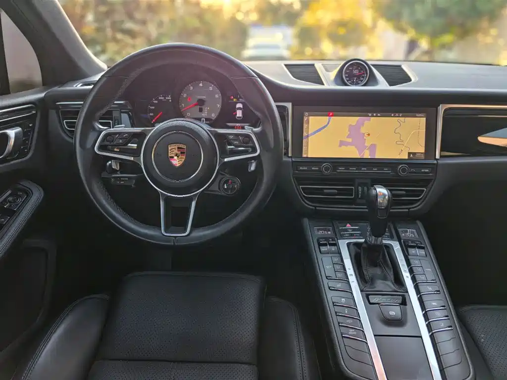 Porsche Macan — фото 13