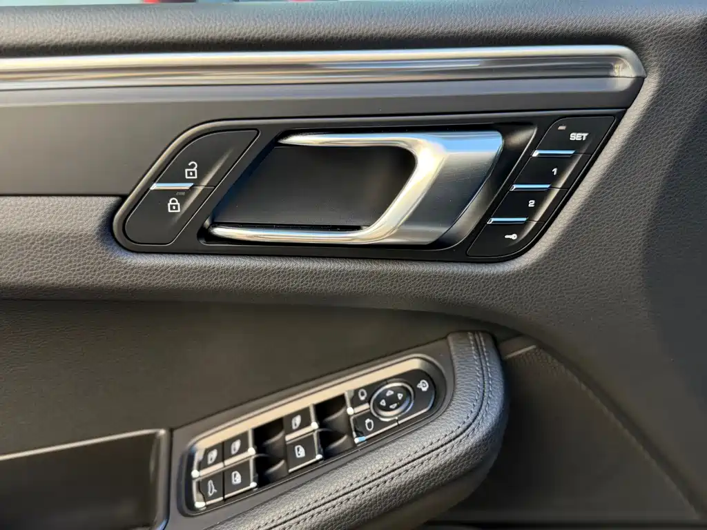 Porsche Macan — фото 10