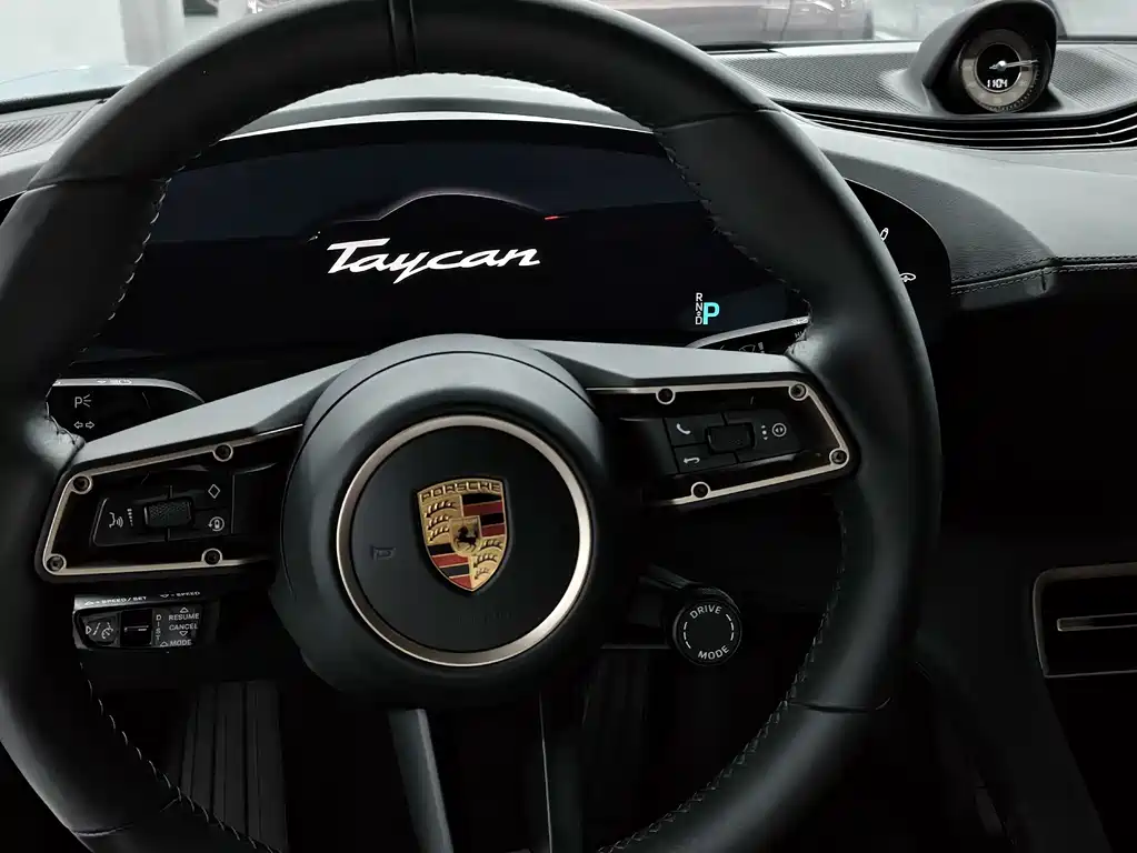 Porsche Taycan — фото 5