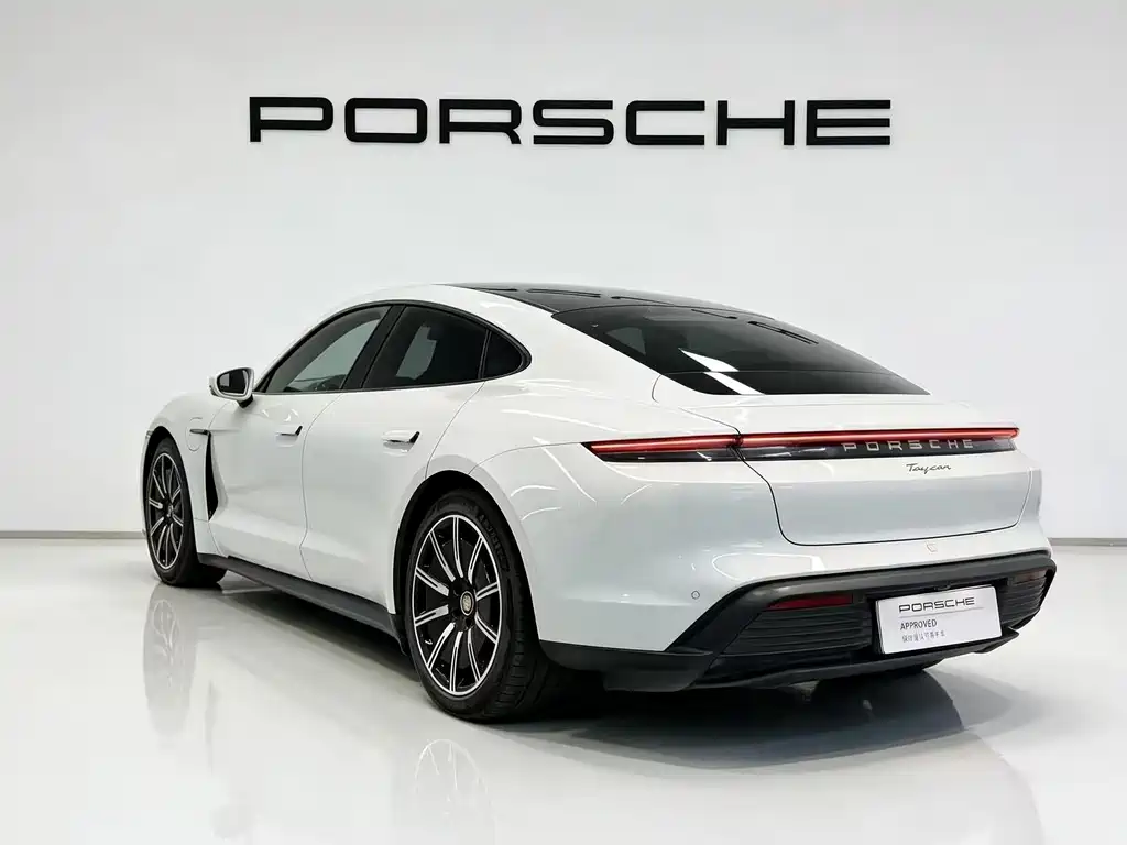 Porsche Taycan — фото 5