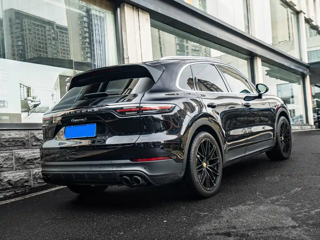 Porsche Cayenne — фото 10