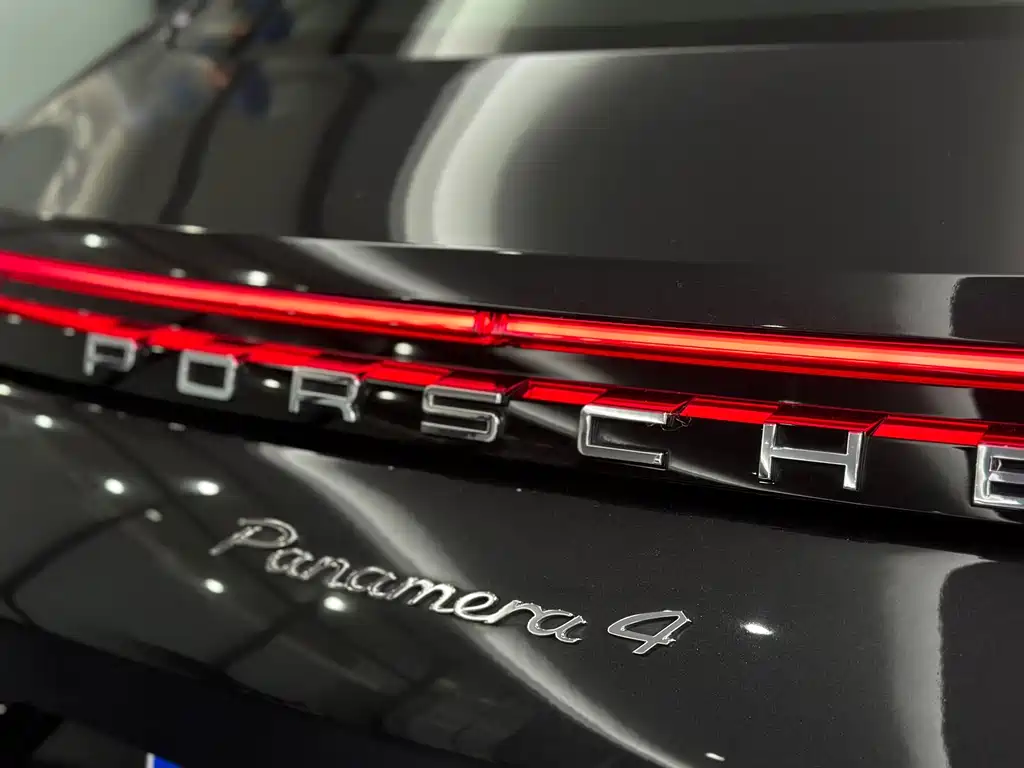 Porsche Panamera — фото 19