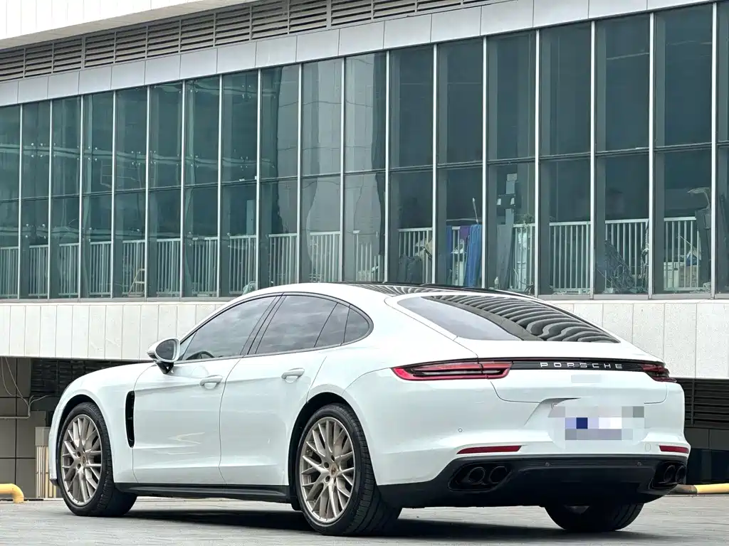 Porsche Panamera — фото 10
