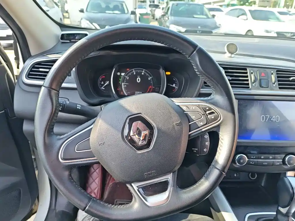 Renault Kadjar — фото 11