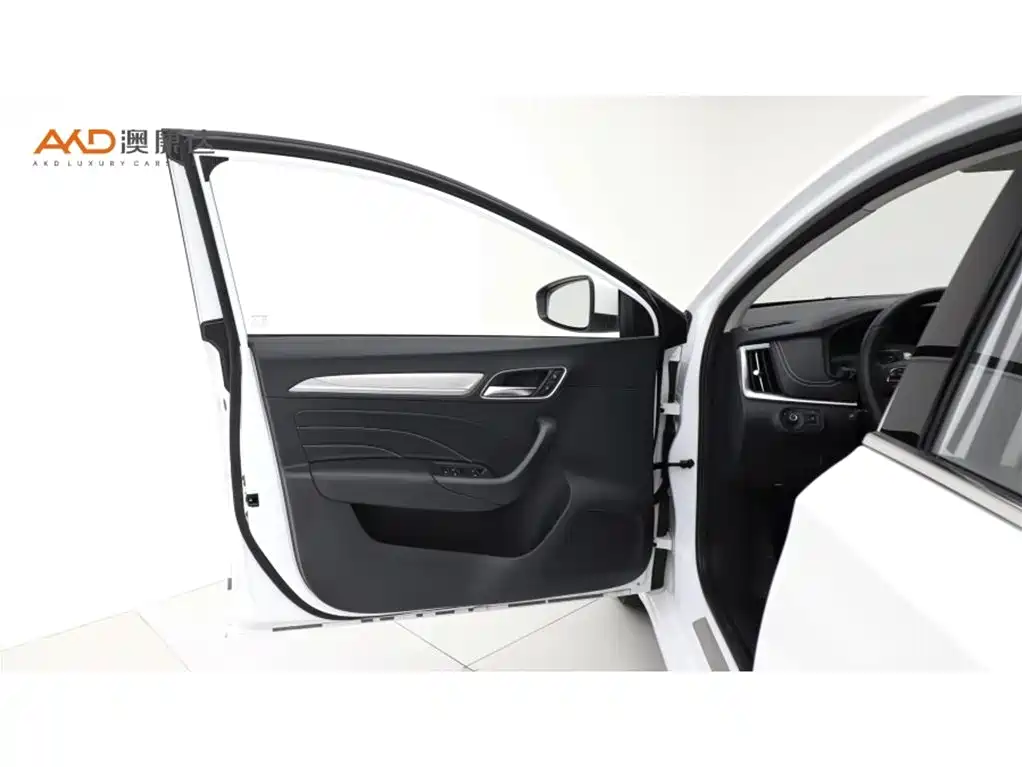 Roewe i6 New Energy — фото 10