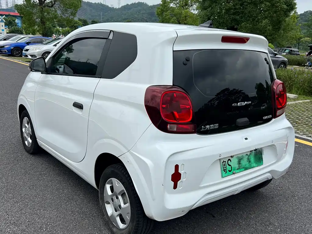 Roewe Clever — фото 4