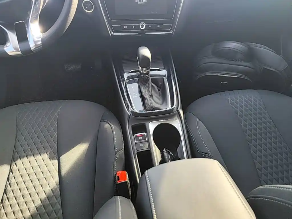 Roewe i5 — фото 14