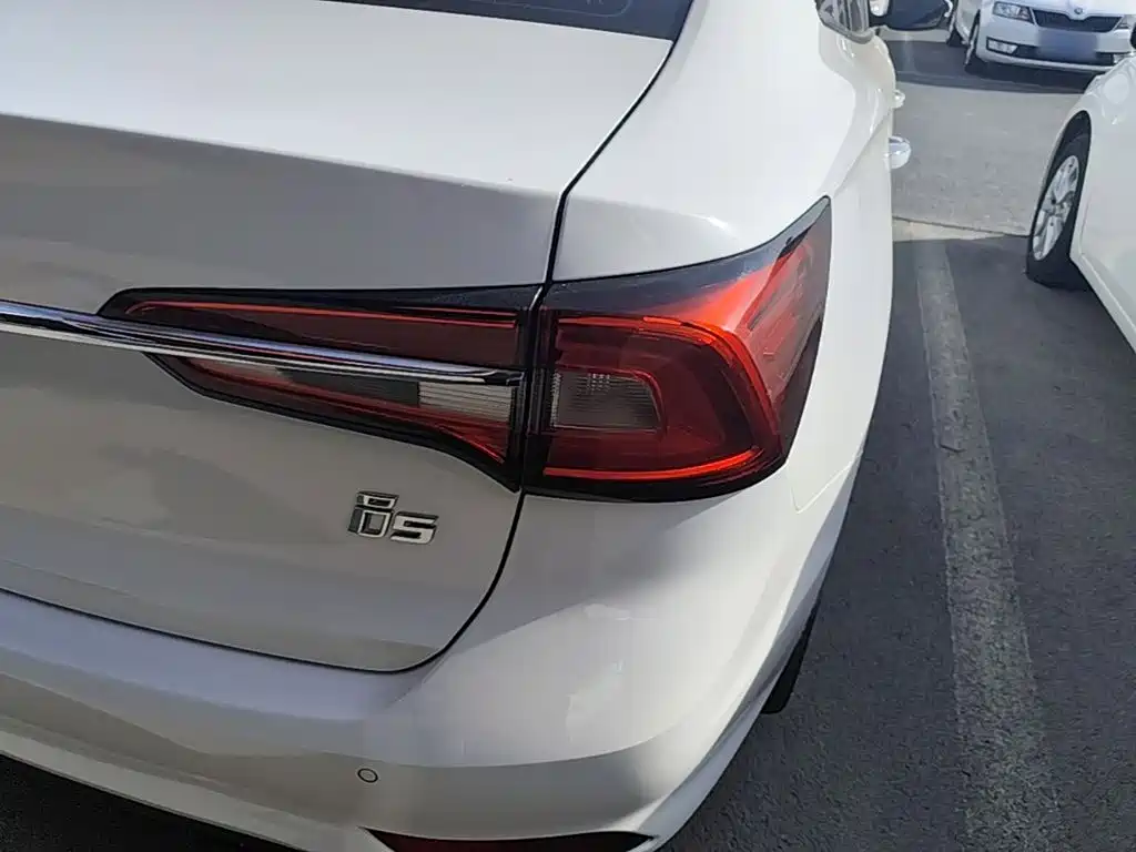 Roewe i5 — фото 8