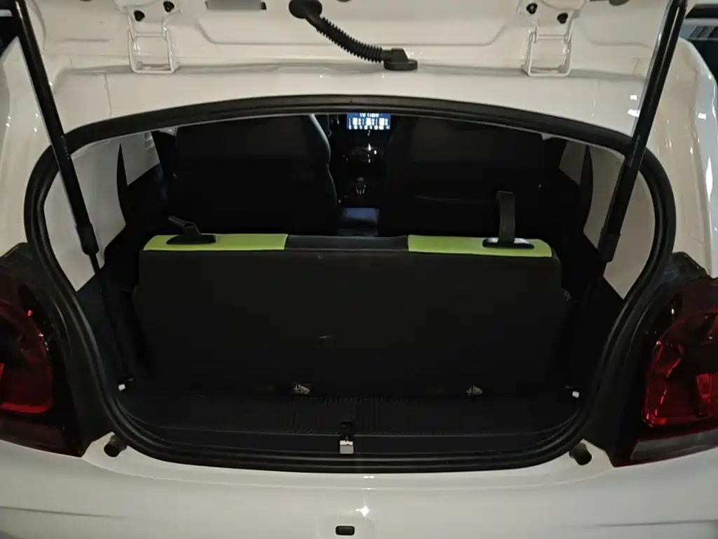 Roewe Clever — фото 19