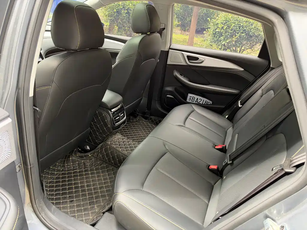 Roewe i6 MAX — фото 7