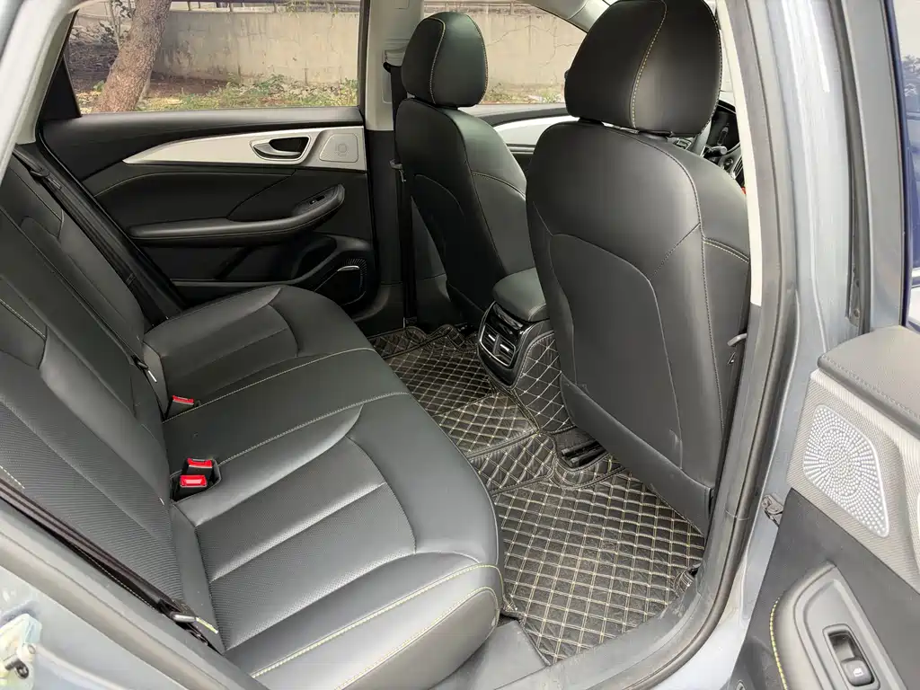 Roewe i6 MAX — фото 8