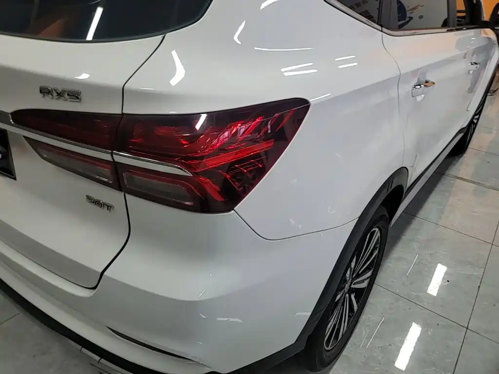 Roewe RX5 — фото 8