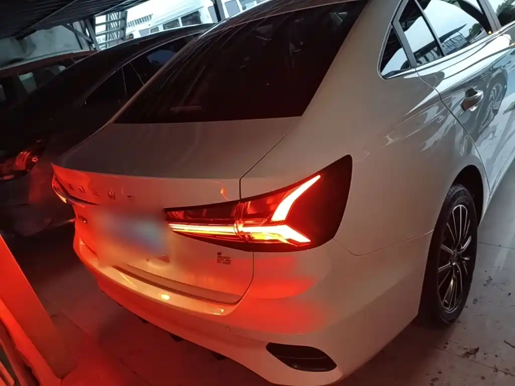 Roewe i5 — фото 6