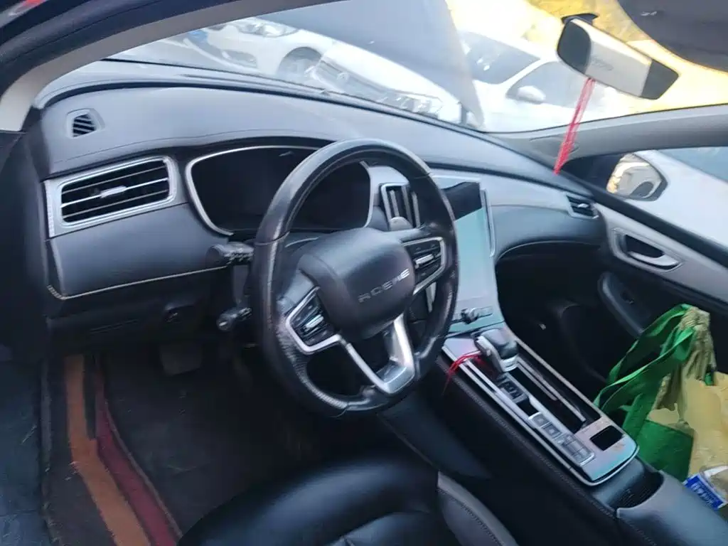 Roewe i6 MAX — фото 15