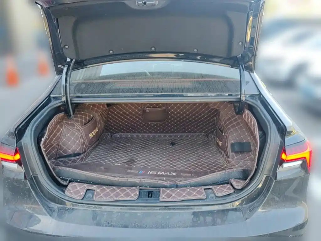 Roewe i6 MAX — фото 24