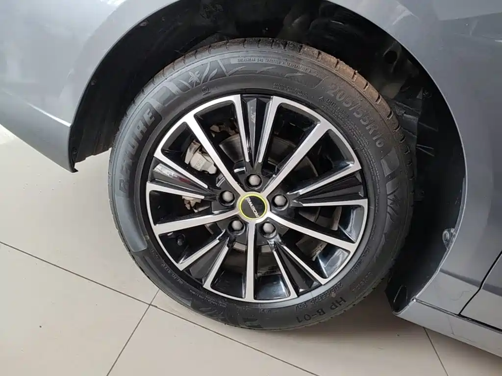 Roewe i5 — фото 23