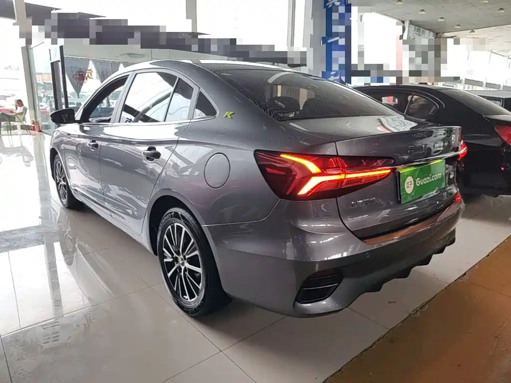 Roewe i5 — фото 5