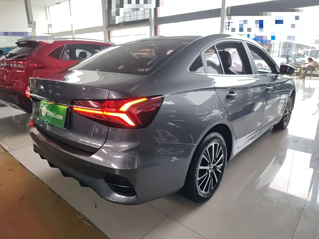 Roewe i5 — фото 7